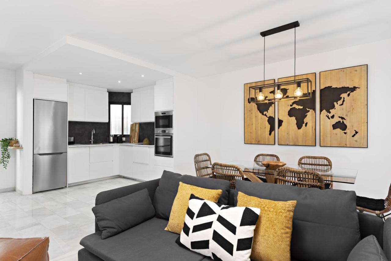 Two Bedroom In Puerto Banus With Terrace Apartment *
